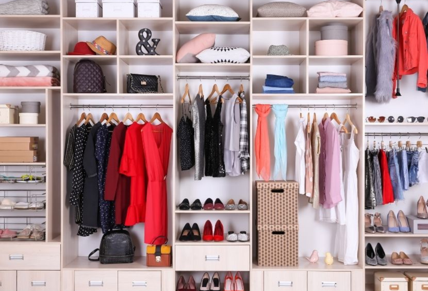 How to Create a Capsule Wardrobe with 15 Items